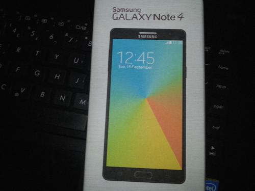 Samsung Galaxy Note4 con todos los accesorios - Imagen 3